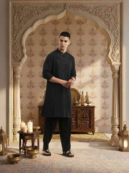 House of Pataudi
                      Floral Embroidered Jashn Kurta