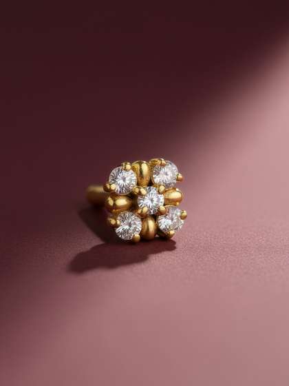 MAEJOY Gleaming
                        Sunburst Lab grown diamond 92.5 Sterling Silver
                        18KT Gold plated nose pin