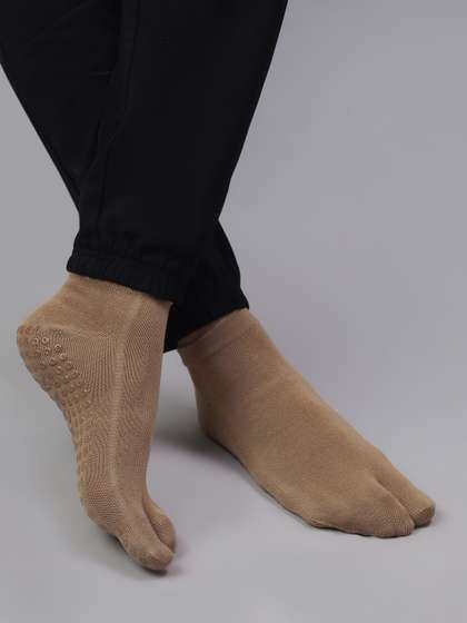 Mint & Oak
                        Unisex Printed Anti-Slip Ankle Length Two-Toe
                        Grip Socks