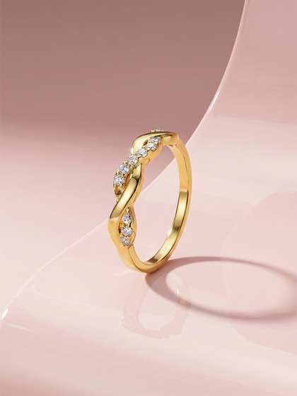 MAEJOY Twisted Lab
                          grown diamond 92.5 Sterling Silver 18KT
                          Rhodium plated ring