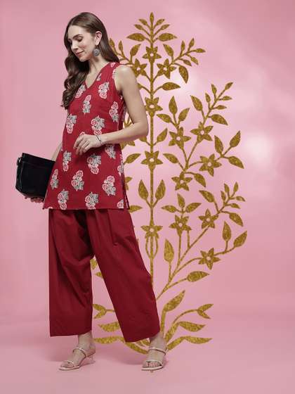 Anouk Floral Printed
                        Sleeveless Kurta Set