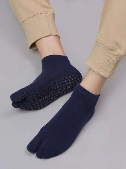 Mint & Oak Printed
                    Anti-Slip Ankle Length Socks