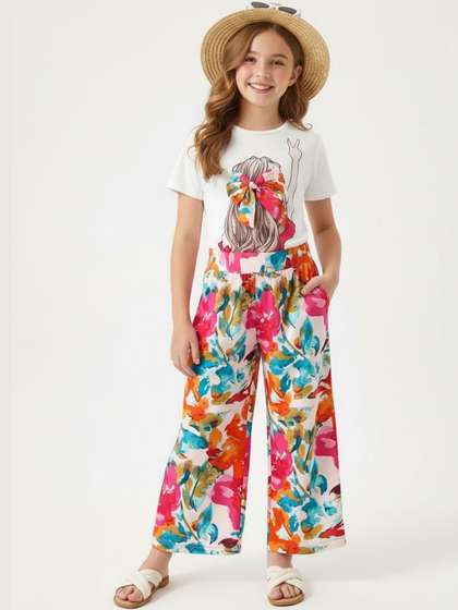 FAVORITE STORE
                            Girls Printed T-shirt with Trousers