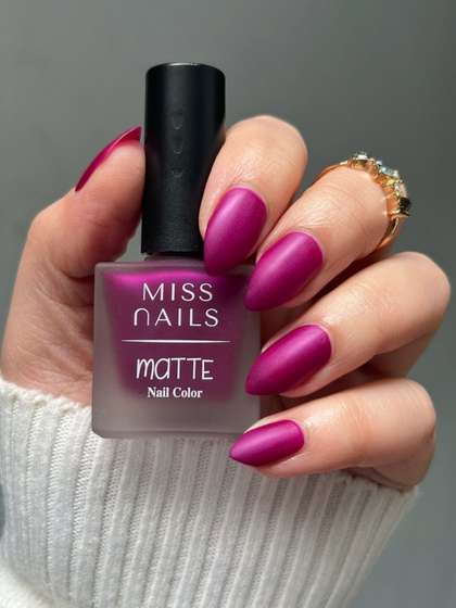 MISS NAILS Long
                          Lasting Nail Polish - 8 ml - Bubble Wine