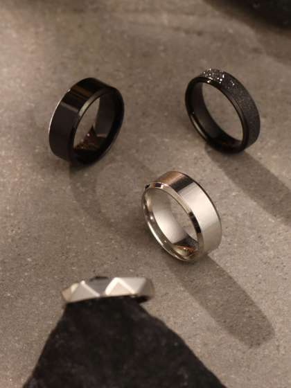 Qiroko Set Of 4
                    Stainless Steel Finger Rings