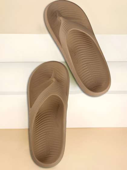 Red Tape Men Thong
                      Flip-Flops