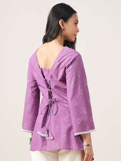 BKApparels
                          Geometric Printed V-Neck Pure Cotton Kurti