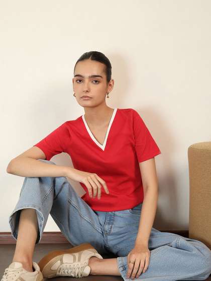 FableStreet Women
                        V-Neck Pockets T-shirt