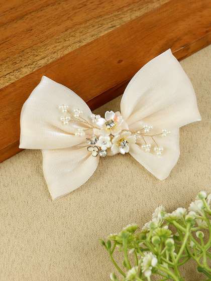 Asthetika Kids Girls
                    Embellished Fashion