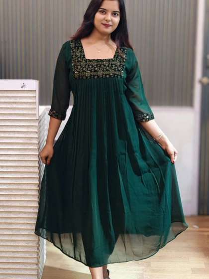 TIWESA-THE TREASURE
                        OF CREATIONTIWESA Ethnic Motifs Embroidered
                        Square Neck Thread Work Thread Work Empire
                        Kurti