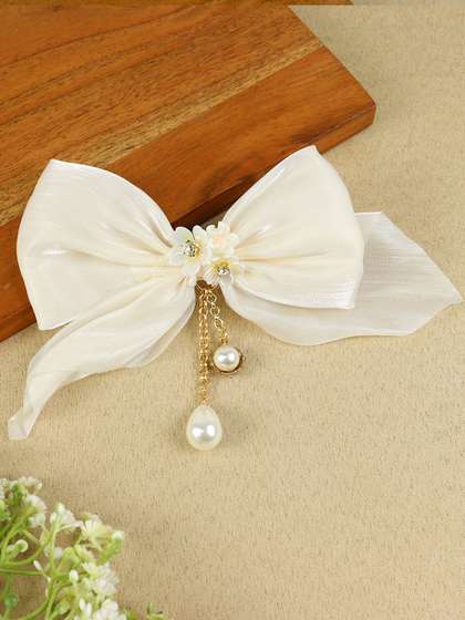 Asthetika Kids Girls
                    Embellished Fashion
