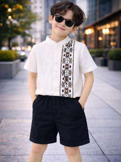 HERE&NOW Unisex
                      Kids Shirt with Shorts