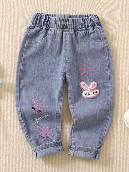 FOREVER FRIDAY Girls
                    Comfort Regular Fit Mid-Rise Light Fade Stretchable
                    Jeans