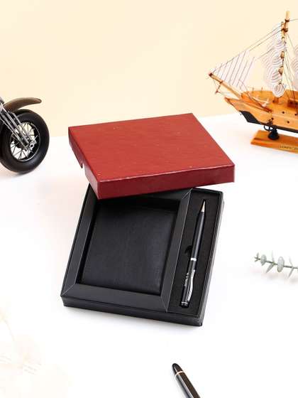 Archies Men Accessory
                    Gift Set of