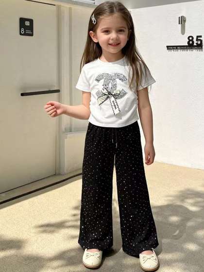 YK Girls T-shirt with
                    Trousers