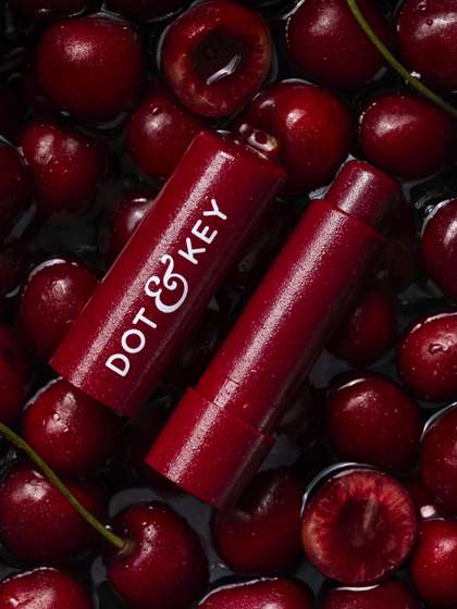 DOT & KEY
                        Barrier Repair Hydrating Lip Balm In-Vivo Tested
                        SPF 50+ PA+++ - Cherry Crimson
