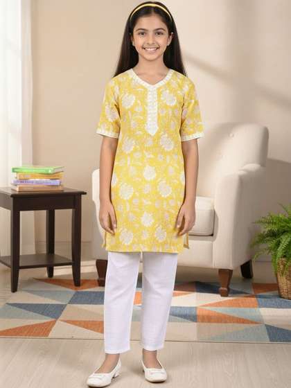 Sangria Girls Floral
                      Printed Pure Cotton V-Neck Kurti & Trousers
                      Kurta Set