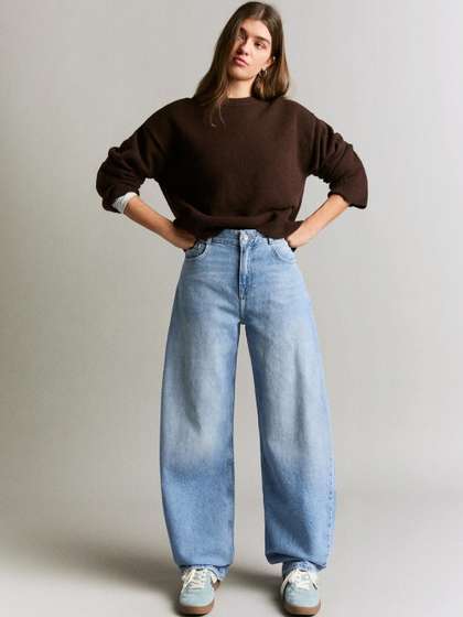 Bershka Barrel
                          jeans