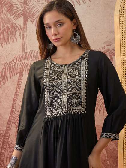 Sangria Ethnic
                        Motifs Embroidered Kurti