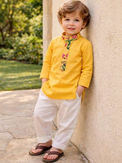 TRYBUY.IN Boys Ethnic
                    Motifs Regular Thread Work Pure Cotton Kurta with
                    Trousers