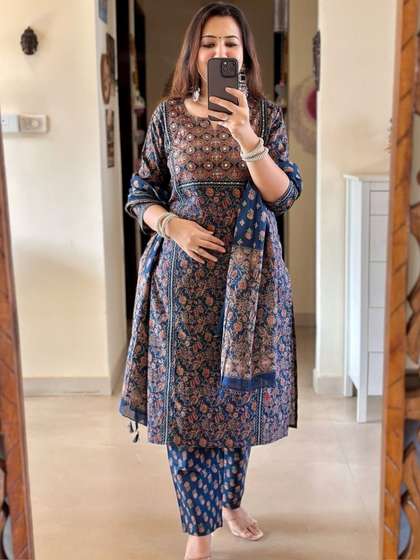 SRF JAIPUR Women
                        Ethnic Motifs Printed Regular Mirror Work Pure
                        Cotton Kurta with Trousers & With Dupatta