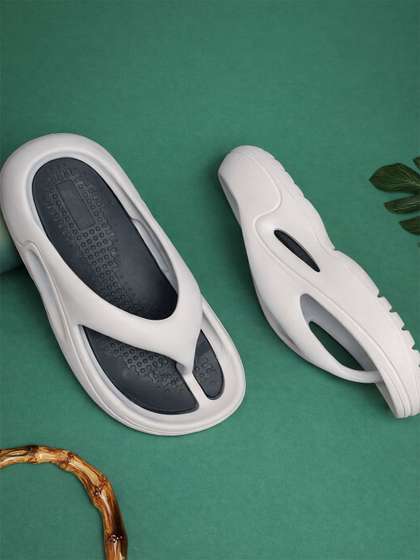 glitchez Men Thong
                      Flip-Flops