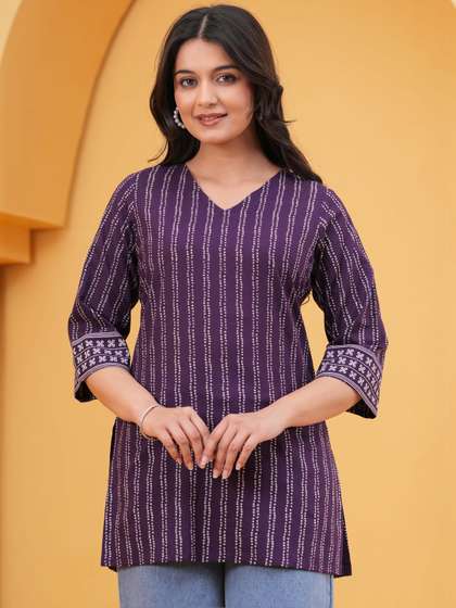 KALINI Printed
                        V-Neck Pure Cotton Kurti