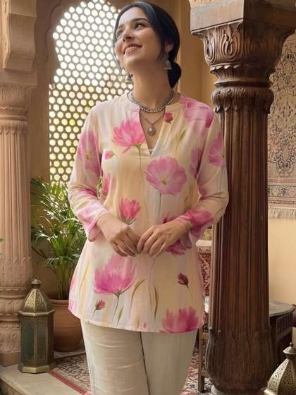 Anouk Mirage
                          Floral Printed V-Neck Pure Cotton Kurti