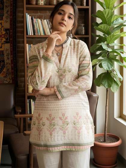 Anouk Mirage Floral
                        Printed V-Neck Pure Cotton Kurti