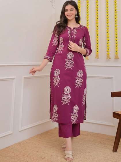 RR SA KURTIS Women
                      Floral Printed Floral Kurta