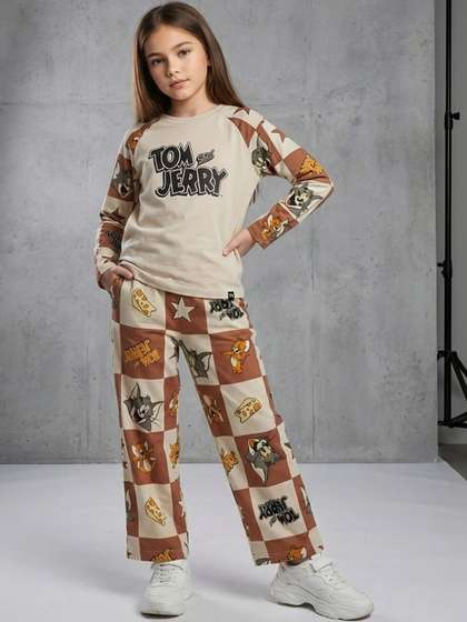 YK X Minute Mirth Girls
                    Printed T-shirt with Trousers
