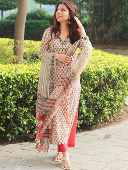 Lookmark Women
                        Ethnic Motifs Printed Regular Kurta with
                        Trousers & With Dupatta