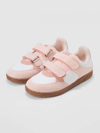 Pantaloons Junior
                        Girls Colourblocked PU Sneakers