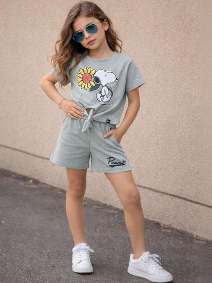 YK X Minute Mirth Girls
                    Peanuts Printed T-Shirt with Shorts