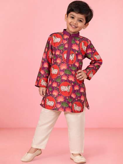 VASTRAMAY Boys Printed
                    Regular Kurta with Pyjamas