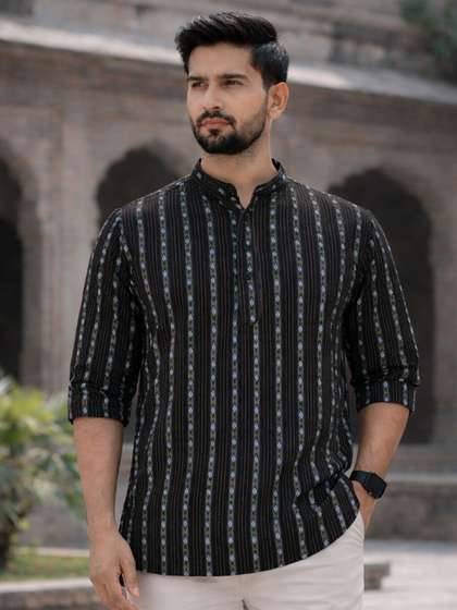 LADSLOOM Men
                        Geometric Printed Mandarin Collar Cotton Kurta