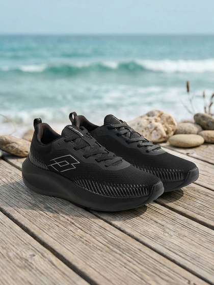 Lotto Men Strikerun
                        Black Running Shoes