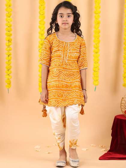Here&Now X Kinder
                      Kids Girls Bandhani Dyed Regular Pure Cotton Kurta
                      with Dhoti Pants