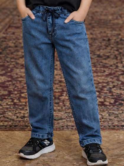 CHILINS Boys Straight
                    Fit Mid-Rise Light Fade Jeans