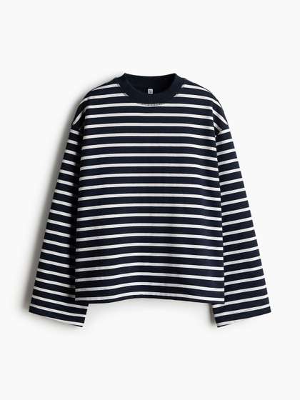 H&M Oversized
                        Sweatshirt