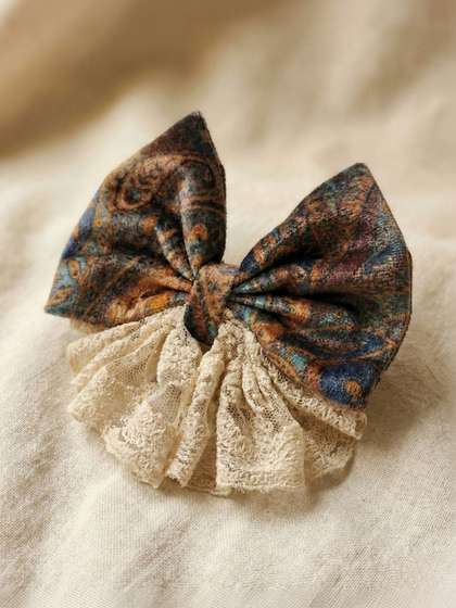 FUNKRAFTS Girls Lace
                    Alligator Hair Clip