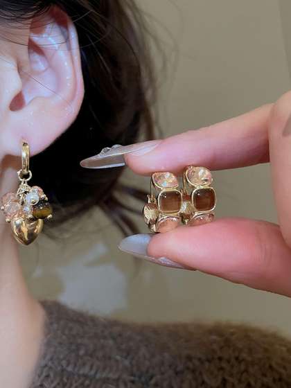 Lara Karen Geometric
                      Hoop Earrings