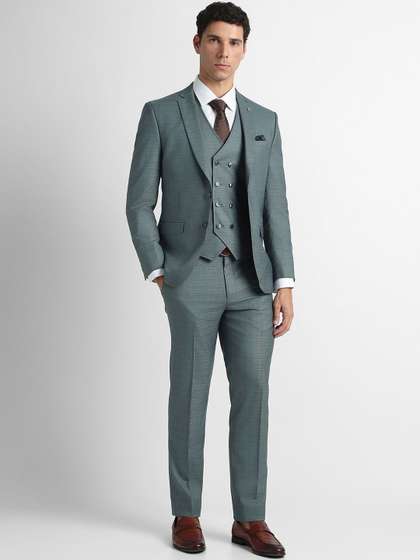 Van Heusen Slim-Fit
                        Single-Breasted Three-Piece Suit