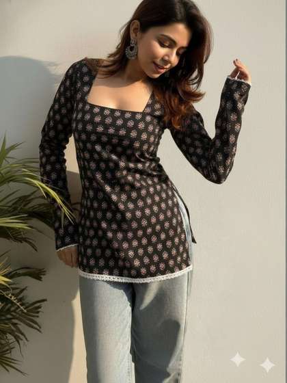 Classy Creation
                        Ethnic Motifs Printed Square Neck Kurti