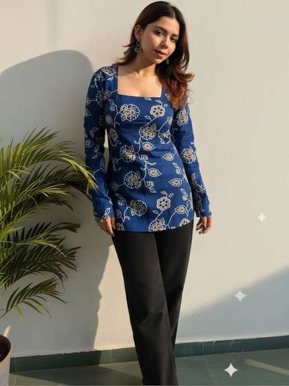 Classy Creation
                        Floral Printed Square Neck Kurti