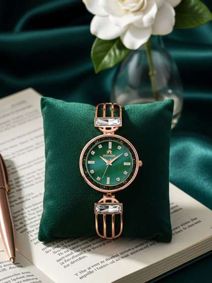 Anouk Women Dial
                          & Bracelet Style Straps Analogue Watch
                          ANW-050-GR