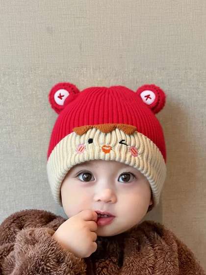 REFFER Unisex Kids
                    Embroidered Woollen Fashion