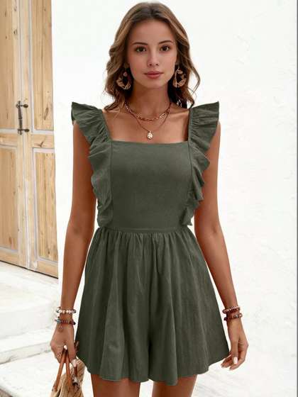 Suo with Ruffles
                        Jumpsuit