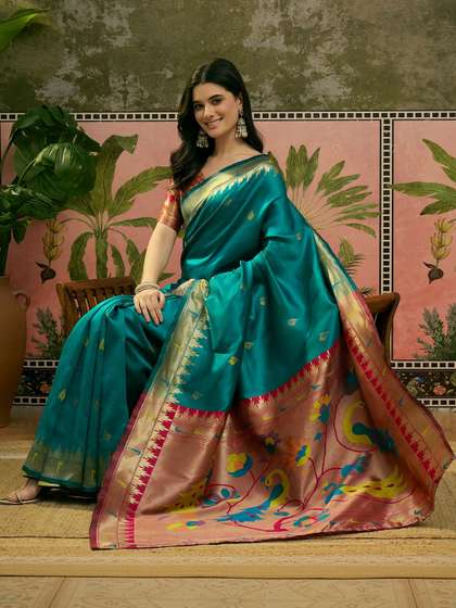 Sangria Jacquard
                        Weaving Paithani Saree With Contrast Blouse
                        Piece