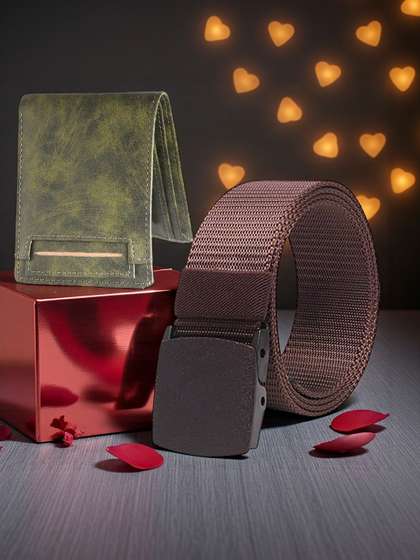 Roadster Men Accessory
                    Gift Set of